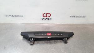 Gebruikte Paniekverlichtings Schakelaar Iveco New Daily VI 33S12, 35C12, 35S12 Prijs € 30,25 Inclusief btw aangeboden door Autohandel Didier