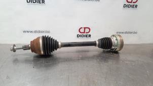 Begagnade Drivaxel, vänster fram Volkswagen Passat Variant (3G5) 1.6 TDI 16V Pris € 266,20 Inklusive moms erbjuds av Autohandel Didier
