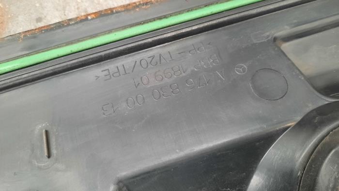 Paravent van een Mercedes-Benz GLA (156.9) 1.6 180 16V 2016