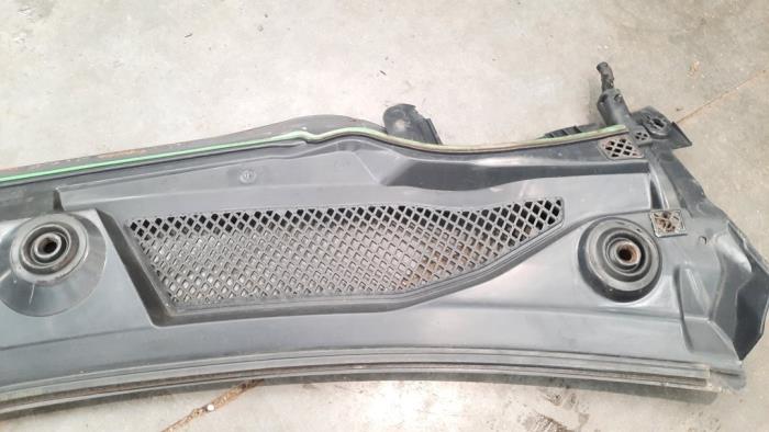 Paravent van een Mercedes-Benz GLA (156.9) 1.6 180 16V 2016