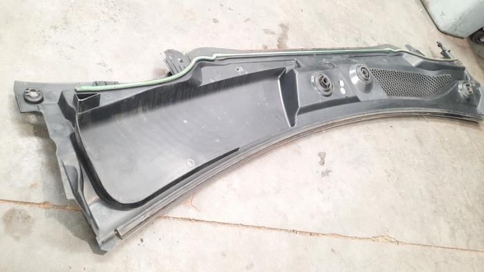 Paravent van een Mercedes-Benz GLA (156.9) 1.6 180 16V 2016