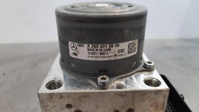 ABS-pump från en Mercedes-Benz C (C205) C-400 3.0 V6 Turbo 4-Matic 2017