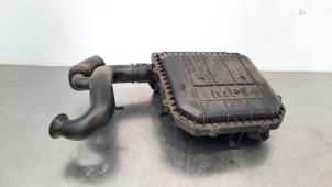 Begagnade Luftfilterhus Skoda Fabia III (NJ3) 1.0 12V Pris € 54,45 Inklusive moms erbjuds av Autohandel Didier