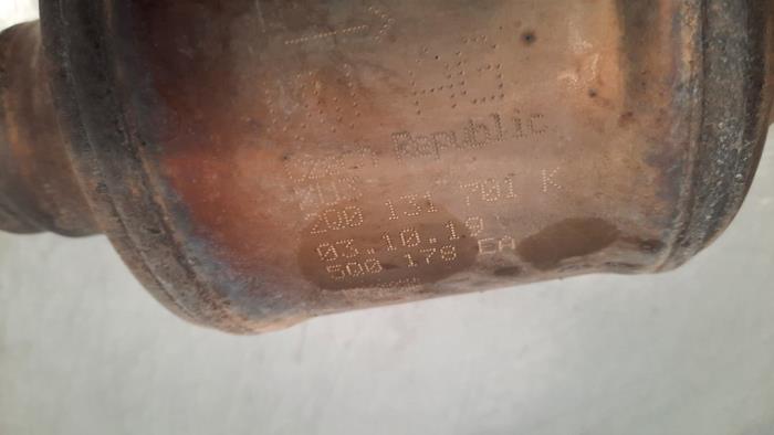 Främre avgasrör + katalysator från en Skoda Fabia III (NJ3) 1.0 12V 2020