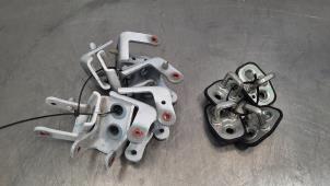 Gebruikte Scharnierset Citroen C3 (SX/SW) 1.2 Vti 12V PureTech Prijs € 48,40 Inclusief btw aangeboden door Autohandel Didier