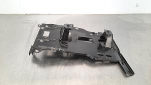 Begagnade Batterilåda Citroen C4 Picasso (3D/3E) 1.6 e-Hdi, BlueHDi 115 Pris € 24,20 Inklusive moms erbjuds av Autohandel Didier