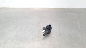 Gebruikte Oliedruk sensor Peugeot 2008 (UD/UK/UR/US/UX) 1.5 BlueHDi 110 Prijs € 36,30 Inclusief btw aangeboden door Autohandel Didier