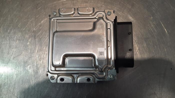 AdBlue-dator från en Mercedes-Benz Vito (447.6) 2.2 116 CDI 16V 2017