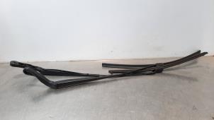 Gebruikte Ruitenwisserarm set Peugeot Boxer (U9) 2.2 HDi 130 Euro 5 Prijs € 42,35 Inclusief btw aangeboden door Autohandel Didier