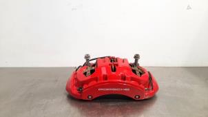 Begagnade Främre bromsok, höger Porsche Taycan Sport Turismo (Y1C) GTS 93 kWh Pris € 332,75 Inklusive moms erbjuds av Autohandel Didier