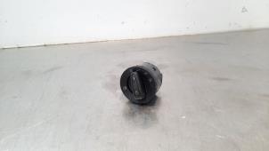 Gebruikte Schakelaar Koplamp Ihv Volkswagen Taigo 1.0 TSI 95 12V Prijs € 48,40 Inclusief btw aangeboden door Autohandel Didier
