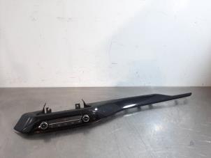 Gebruikte Radiobedienings paneel Ford Kuga III (DFK) 1.5 EcoBoost 12V 150 Prijs € 42,35 Inclusief btw aangeboden door Autohandel Didier