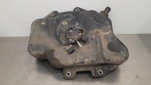 Begagnade AdBlue-tank Mercedes Vito (447.6) 1.6 111 CDI 16V Pris € 199,65 Inklusive moms erbjuds av Autohandel Didier