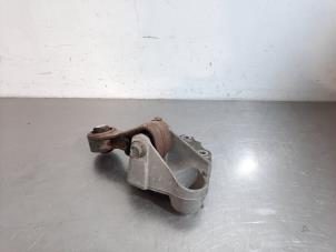 Gebruikte Versnellingsbak Steun Peugeot 407 SW (6E) 1.6 HDi 16V Prijs € 30,25 Inclusief btw aangeboden door Autohandel Didier
