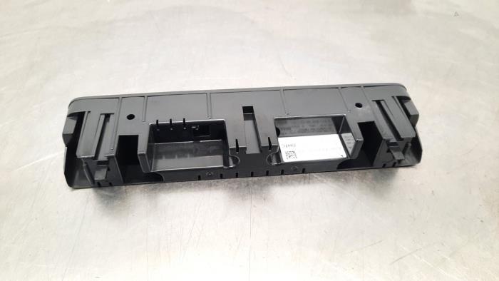 Luftkonditionering, kontrollpanel från en Mercedes-Benz GLA (H247) 1.3 180 Turbo 16V 2021