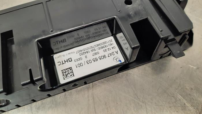 Luftkonditionering, kontrollpanel från en Mercedes-Benz GLA (H247) 1.3 180 Turbo 16V 2021