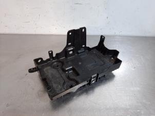 Begagnade Batterilåda Suzuki Baleno (EW/FW) 1.2 Dual Jet 16V Pris € 30,25 Inklusive moms erbjuds av Autohandel Didier