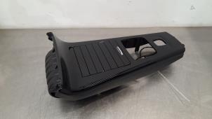 Gebruikte Middenconsoles Mercedes CLA (118.3) 1.3 CLA-180 Turbo 16V Prijs € 133,10 Inclusief btw aangeboden door Autohandel Didier