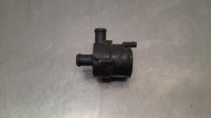 Begagnade Extra vattenpump Volkswagen Touran (5T1) 1.6 TDI SCR BlueMotion Technology Pris € 36,30 Inklusive moms erbjuds av Autohandel Didier