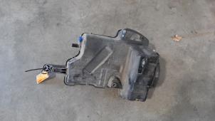 Begagnade AdBlue-tank Volkswagen Polo VI (AW1) 1.6 TDI 16V 80 Pris € 199,65 Inklusive moms erbjuds av Autohandel Didier