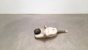 Gebruikte Remvloeistof reservoir Citroen DS4 (NX) 2.0 HDiF 16V 160 16V Prijs € 18,15 Inclusief btw aangeboden door Autohandel Didier