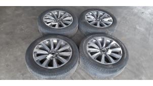 Gebruikte Velgen set + banden Landrover Range Rover Velar (LY) 2.0 D180 AWD Prijs € 1.845,25 Inclusief btw aangeboden door Autohandel Didier