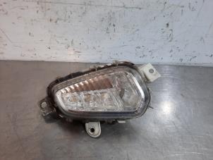 Używane Swiatlo przeciwmgielne prawy przód Volvo V40 Cross Country (MZ) 2.0 D3 16V Cena € 42,35 Z VAT oferowane przez Autohandel Didier