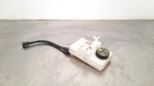 Gebruikte Remvloeistof reservoir Peugeot Partner (GC/GF/GG/GJ/GK) 1.6 BlueHDi 100 Prijs € 24,20 Inclusief btw aangeboden door Autohandel Didier