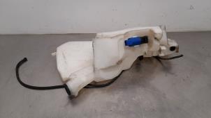 Używane Zbiornik spryskiwacza przód Landrover Range Rover Velar (LY) 2.0 D180 AWD Cena € 36,30 Z VAT oferowane przez Autohandel Didier