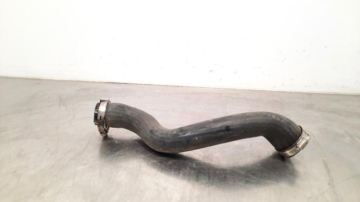 Laddluftkylarslang från en Ford Transit Connect (PJ2) 1.5 EcoBlue 2020