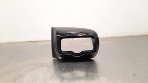 Używane Listwa ozdobna Mercedes A-Klasse AMG (177.1) 2.0 A-35 AMG Turbo 16V 4Matic Cena € 36,30 Z VAT oferowane przez Autohandel Didier