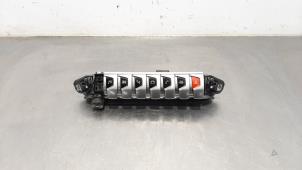 Begagnade Luftkonditionering, kontrollpanel Peugeot 5008 II (M4/MC/MJ/MR) 1.5 BlueHDi 130 Pris € 66,55 Inklusive moms erbjuds av Autohandel Didier