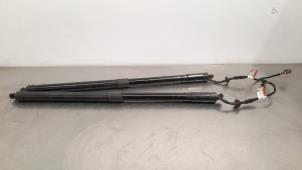 Gebruikte Gasdemperset Kofferdeksel Landrover Range Rover Sport (LW) 3.0 SDV6 Prijs € 399,30 Inclusief btw aangeboden door Autohandel Didier