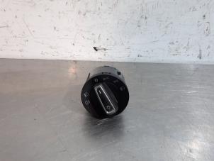 Begagnade Ljusbrytare Volkswagen T-Roc I 2.0 TDI 150 4Motion 16V Pris € 48,40 Inklusive moms erbjuds av Autohandel Didier