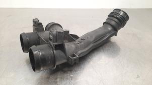 Używane Rura chlodnicy miedzystopniowej Opel Grandland (X) 1.6 CDTi 120 Cena € 30,25 Z VAT oferowane przez Autohandel Didier