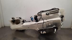 Używane Nagrzewnica Peugeot 5008 II (M4/MC/MJ/MR) 1.2 12V e-THP PureTech 130 Cena € 332,75 Z VAT oferowane przez Autohandel Didier