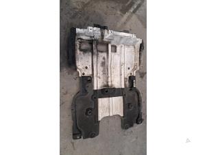 Begagnade Motorskyddspanel Citroen C4 Berline (BA/BB/BC) 1.5 BlueHDi 110 16V Pris € 102,85 Inklusive moms erbjuds av Autohandel Didier