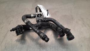 Używane Elektryczny zawór nagrzewnicy Landrover Range Rover Sport (L1) 3.0 P440e Cena € 157,30 Z VAT oferowane przez Autohandel Didier