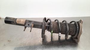 Gebruikte Schokdemper links-voor Mercedes A (177.0) 1.3 A-180 Turbo 16V Prijs € 187,55 Inclusief btw aangeboden door Autohandel Didier