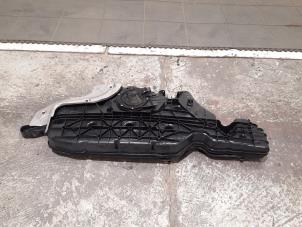 Używane Zbiornik AdBlue Mercedes B (W247) 1.5 B-180d Cena € 332,75 Z VAT oferowane przez Autohandel Didier