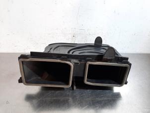 Gebruikte Luchtgeleider Mercedes E (W212) E-350 CDI BlueEfficiency 3.0 V6 24V Prijs € 42,35 Inclusief btw aangeboden door Autohandel Didier