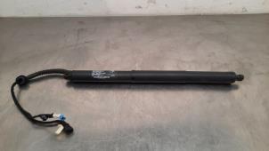 Begagnade Gasfjäder, höger bak BMW X5 (F15) xDrive 35d 3.0 24V Pris € 199,65 Inklusive moms erbjuds av Autohandel Didier