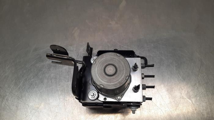 ABS-pump från en Peugeot 308 (F3/FB/FH/FM/FP) 1.2 12V PureTech 110 2023