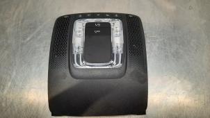 Używane Oswietlenie wewnetrzne przód Mercedes CLA (118.3) 1.3 CLA-250 e Turbo 16V Cena € 102,85 Z VAT oferowane przez Autohandel Didier