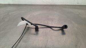 Begagnade Bränsleledning Renault Captur (2R) 1.2 TCE 16V EDC Pris € 18,15 Inklusive moms erbjuds av Autohandel Didier