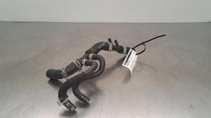 Gebruikte Radiateurslang Mercedes Sprinter 3,5t (907.6/910.6) 315 CDI 2.0 D RWD Prijs € 42,35 Inclusief btw aangeboden door Autohandel Didier