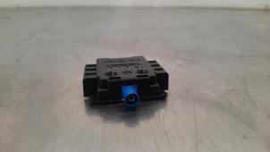 Gebruikte GPS Antenne Peugeot 3008 II (M4/MC/MJ/MR) 1.2 12V e-THP PureTech 130 Prijs € 24,20 Inclusief btw aangeboden door Autohandel Didier