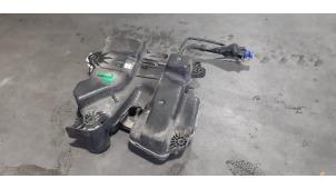 Begagnade AdBlue-tank Peugeot Expert (V1/VA/VB/VE/VF/VT/VY) 2.0 Blue HDi 120 16V Pris € 532,40 Inklusive moms erbjuds av Autohandel Didier