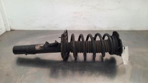 Begagnade Stötdämpare, vänster fram Landrover Range Rover Evoque II (LZC/LZS/LZH) 2.0 D200 MHEV 16V AWD Pris € 199,65 Inklusive moms erbjuds av Autohandel Didier