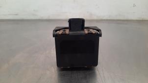 Gebruikte Radar sensor Landrover Range Rover Evoque II (LZC/LZS/LZH) 2.0 D200 MHEV 16V AWD Prijs € 998,25 Inclusief btw aangeboden door Autohandel Didier